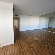 227 Castlewood Dr in North Palm Beach, FL - Building Photo - Building Photo