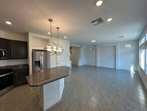 7744 Bellenden St in Las Vegas, NV - Building Photo - Building Photo