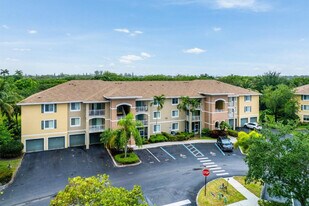 6492 Emerald Dunes Dr in Royal Palm Beach, FL - Building Photo