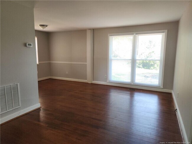 469 McBain Dr in Fayetteville, NC - Building Photo - Building Photo