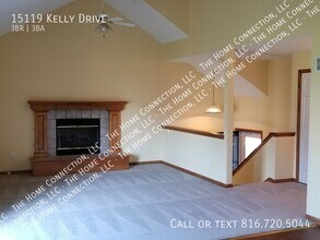 15119 Kelly Dr in Smithville, MO - Building Photo - Building Photo