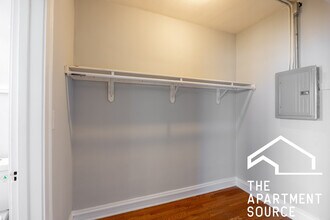 4546 N Damen Ave, Unit 106 in Chicago, IL - Foto de edificio - Building Photo