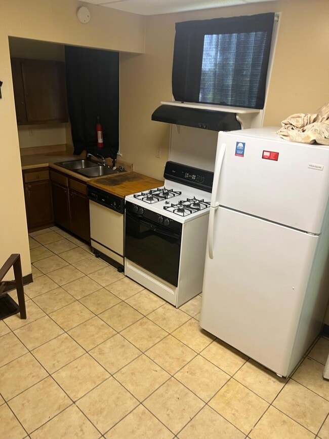 601 Chestnut St, Unit 1 in Carnegie, PA - Building Photo - Building Photo