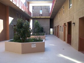 Maya Town Homes in Los Angeles, CA - Building Photo - Building Photo