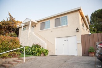 1429 Magazine St in Vallejo, CA - Foto de edificio - Building Photo