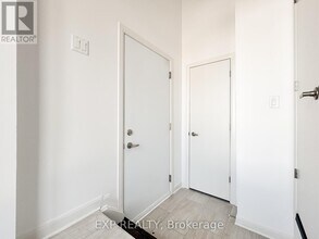 25 Fair Oaks Crescent in Ottawa, ON - Building Photo - Building Photo
