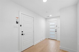 2610 Kimsey Dr in Dallas, TX - Building Photo - Building Photo