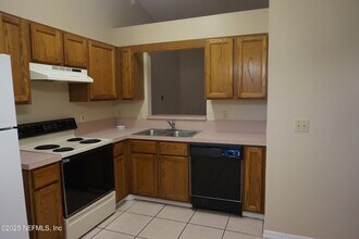 7809 Allspice Cir E in Jacksonville, FL - Building Photo - Building Photo