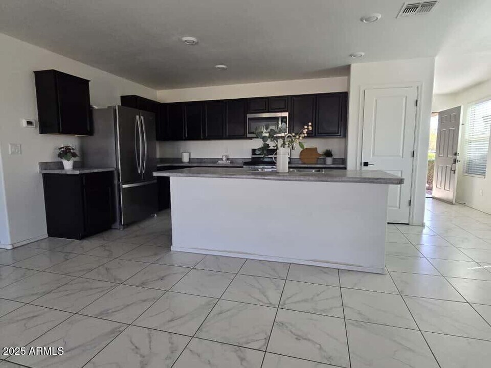 20022 W Wilson St in Buckeye, AZ - Building Photo