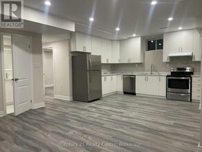 14 Mountain Vis Ct in Vaughan, ON - Building Photo - Building Photo