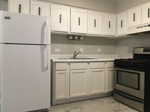 10380 Michael Todd Terrace, Unit 2W in Glenview, IL - Building Photo - Building Photo