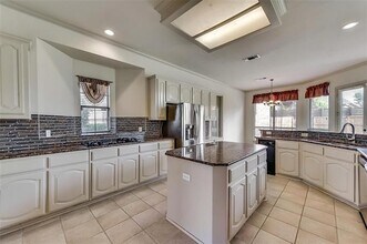 4100 Kite Meadow Dr in Plano, TX - Foto de edificio - Building Photo