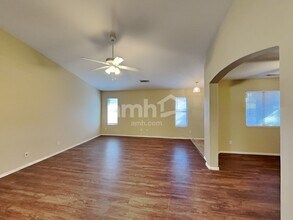 13026 W Scotts Dr in El Mirage, AZ - Building Photo - Building Photo