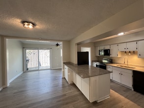 6905 Cleaton Rd in Columbia, SC - Building Photo - Building Photo