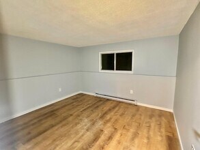 4 Hazelwood Ave in Dracut, MA - Building Photo - Building Photo