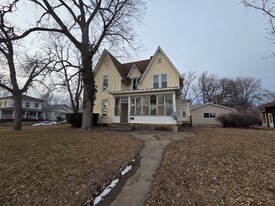 332 De Soto St in Ottawa, IL - Building Photo