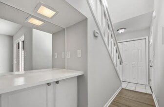 7415 Mystic Ln in Charlotte, NC - Foto de edificio - Building Photo