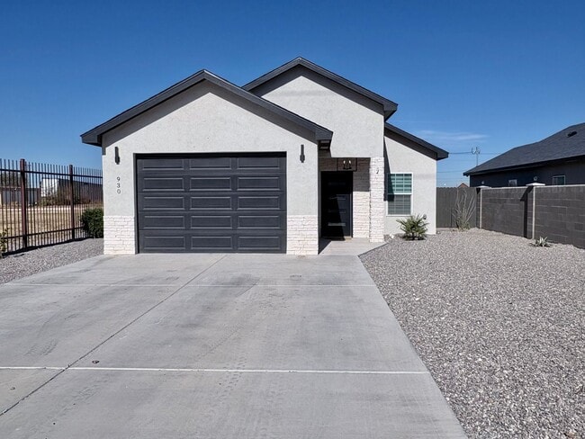 property at 930 E Glorietta Dr