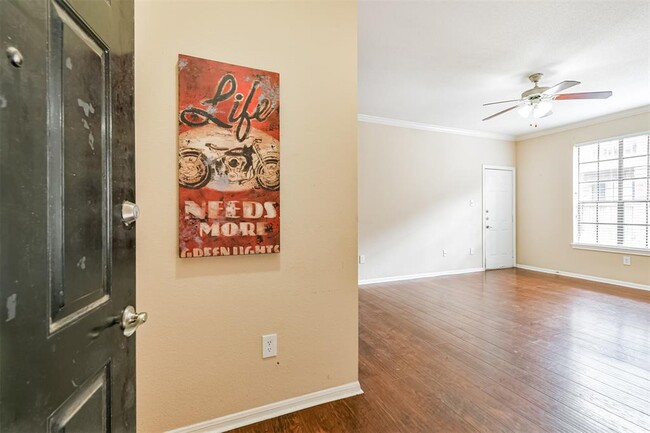 2255 Braeswood Park Dr in Houston, TX - Building Photo - Building Photo