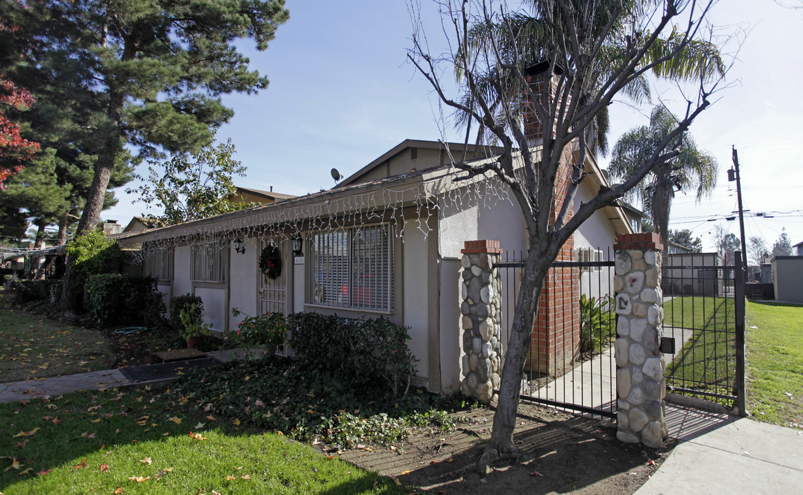 5525 Canoga St in Montclair, CA - Building Photo