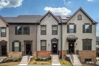 1116 Spur Ln in Fredericksburg, VA - Building Photo - Building Photo