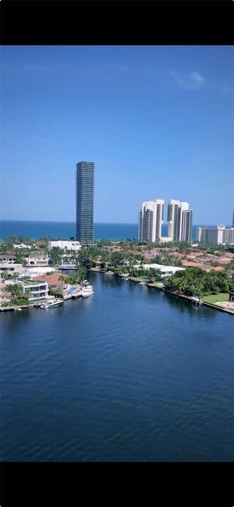 19707 Turnberry Way in Aventura, FL - Building Photo