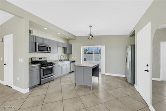 3000 E Owens Ave in North Las Vegas, NV - Building Photo - Building Photo