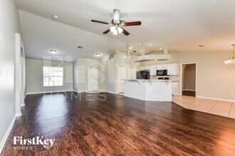 2547 SW 3rd Pl in Cape Coral, FL - Foto de edificio - Building Photo