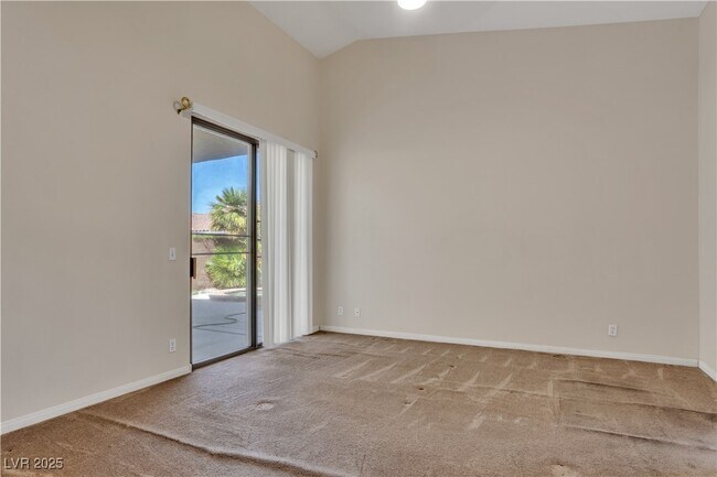8940 Emery Lake St in Las Vegas, NV - Building Photo - Building Photo