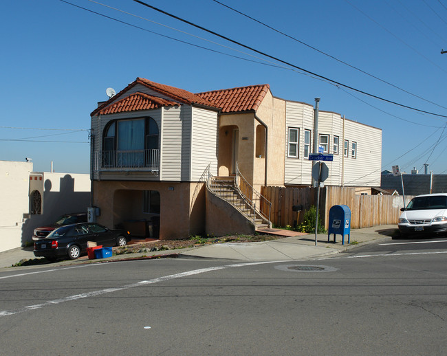 599 Crocker Ave in Daly City, CA - Building Photo - Building Photo