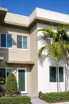 6674 NW 102nd Path in Doral, FL - Building Photo