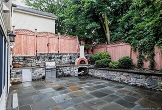4 Silver St in Greenwich, CT - Building Photo - Building Photo