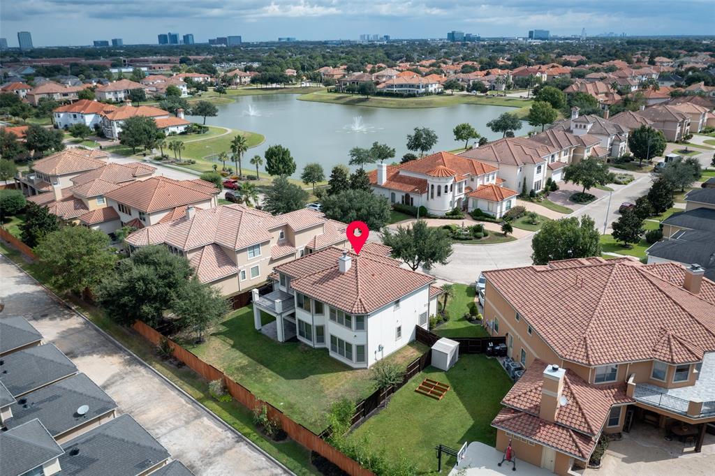 2018 Mystic Arbor Ln in Houston, TX - Foto de edificio