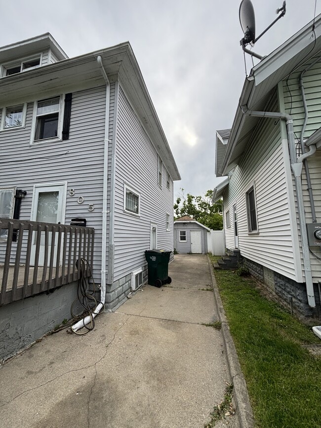 805 Riverview Ave in Lansing, MI - Building Photo - Building Photo
