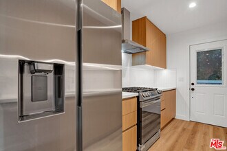 950 Havenhurst Dr in West Hollywood, CA - Building Photo - Building Photo