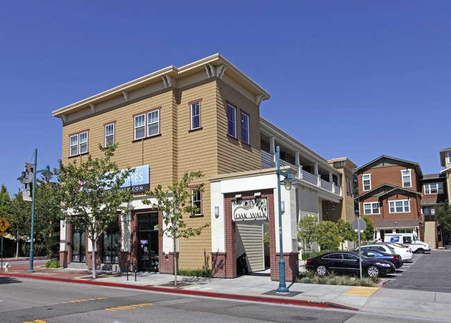 Oak Walk in Emeryville, CA - Foto de edificio - Building Photo