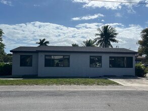 302 SW 10th Ave in Delray Beach, FL - Building Photo - Building Photo