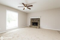 41 Indian Trail Ln in Powder Springs, GA - Foto de edificio - Building Photo