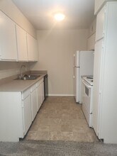 1007 Old Manor Rd in Columbia, SC - Building Photo - Building Photo