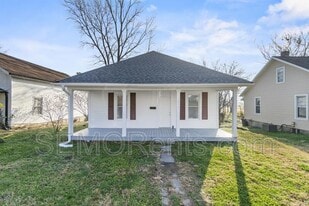 1216 N Spanish St in Cape Girardeau, MO - Building Photo