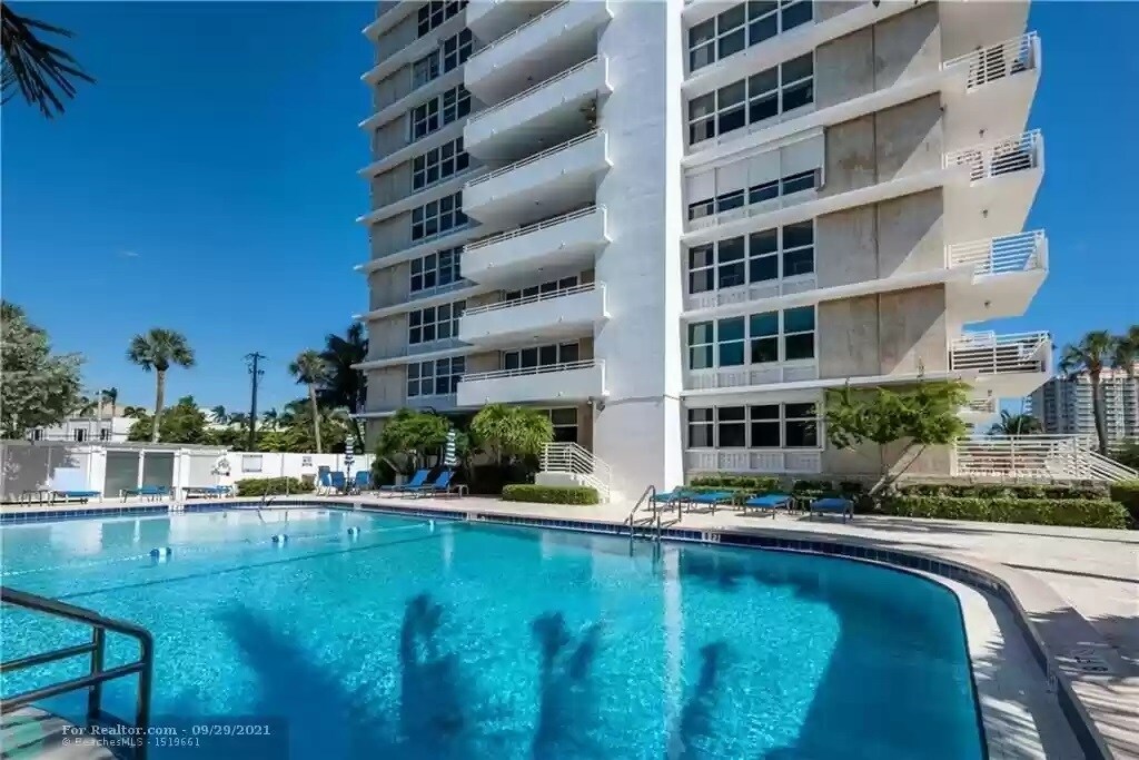 888 Intracoastal Dr, Unit 4F in Fort Lauderdale, FL - Building Photo