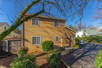 322 Pleasant St in Grass Valley, CA - Building Photo - Building Photo