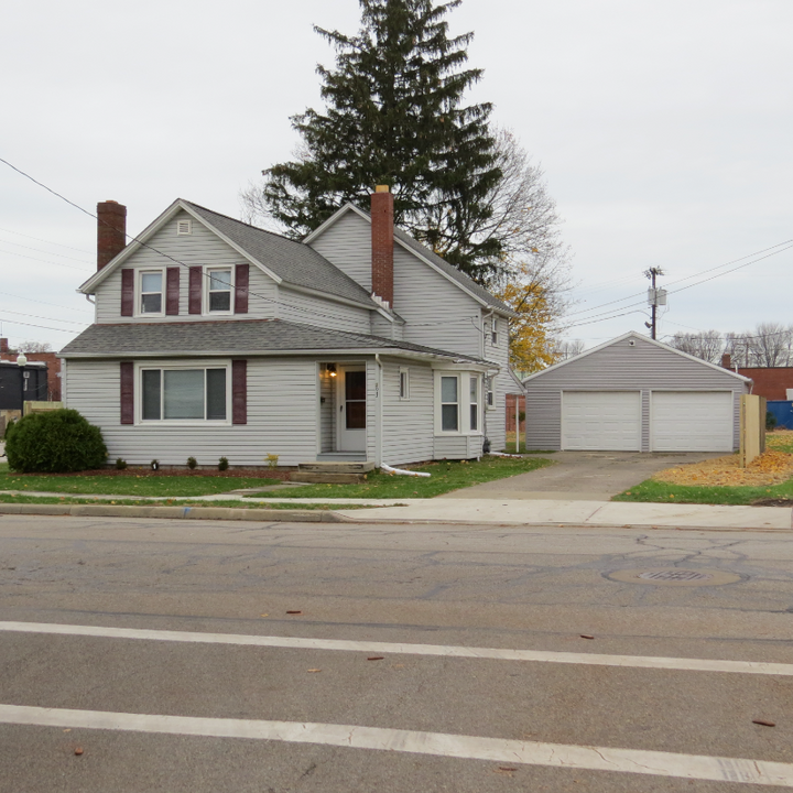 293 Tenney Ave in Amherst, OH - Building Photo