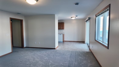 2108 Arlington Trl, Unit 4 in North Mankato, MN - Building Photo - Building Photo