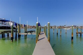 120 Brightwater Dr in Clearwater, FL - Building Photo - Building Photo