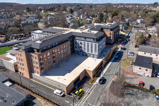 Sanctuary Winchester North in Winchester, MA - Foto de edificio - Building Photo