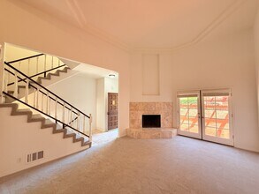 2561 Navarra Dr in Carlsbad, CA - Building Photo - Building Photo