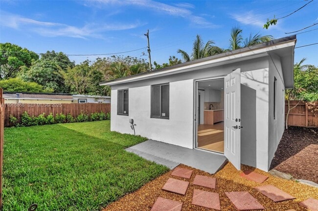 property at 1123 NE 1st Ave.