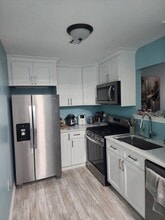 1 Central Ave in Atlantic Highlands, NJ - Foto de edificio - Building Photo