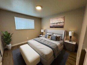 Foothills West Apartments in Colorado Springs, CO - Building Photo - Building Photo